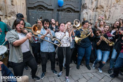 Concert de Txarango a la Plaça Sant Felip Neri (Barcelona) 